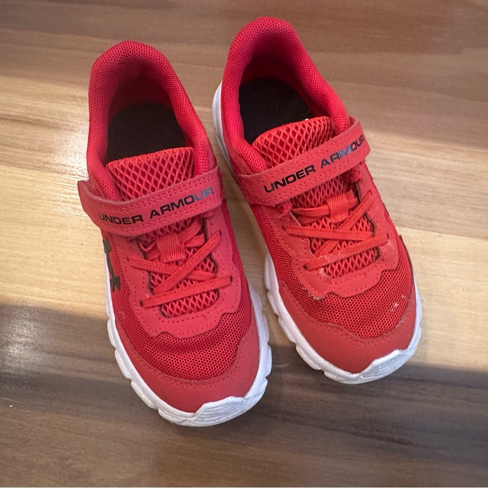 Boys Under Armour sneakers size 10